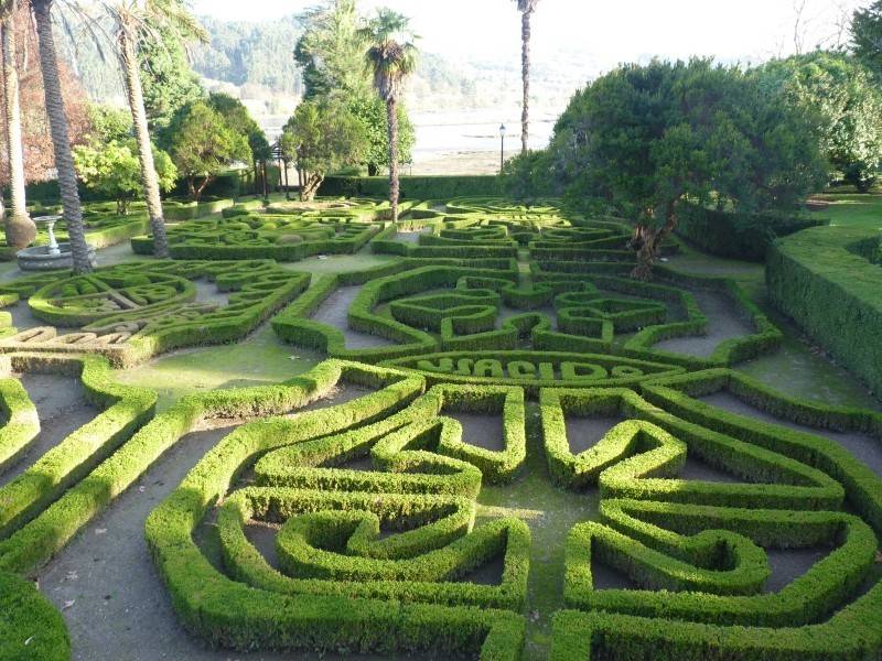 la habitacion estaba sucia y la cama deshecha