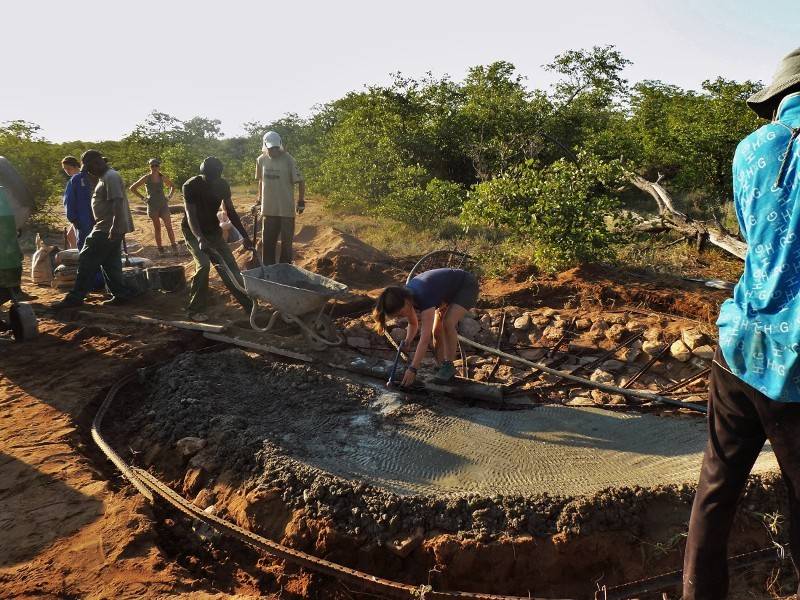 estaban acostados con los grasientos albornoces