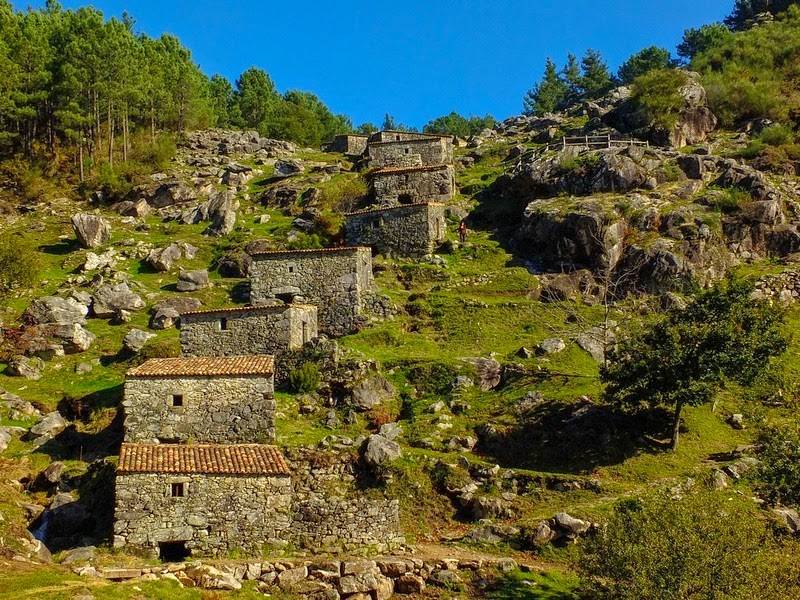 esta la sierra de gredos si tenemos que irnos de aqui