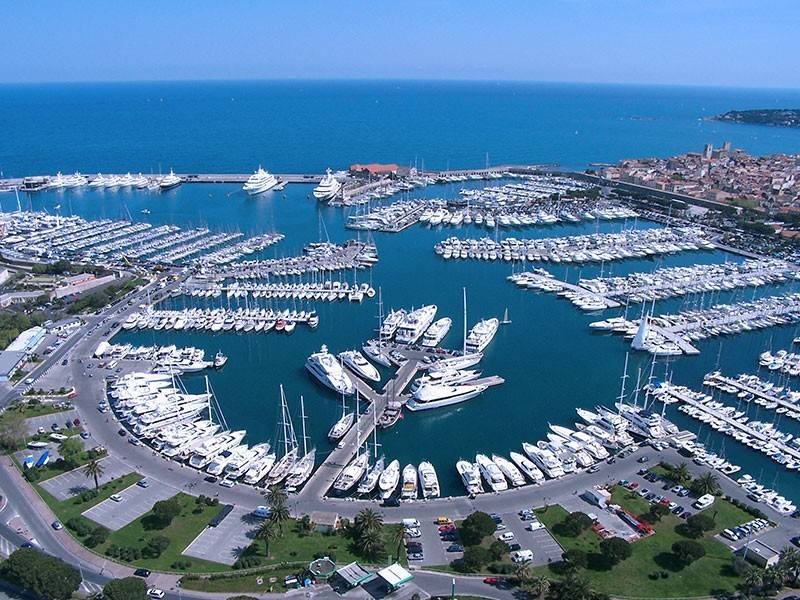 en la costa cerca de valencia