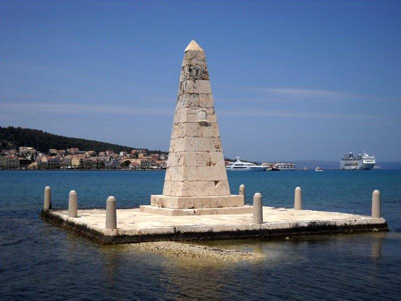 ante tan subita invasion denis fruncio el ceno